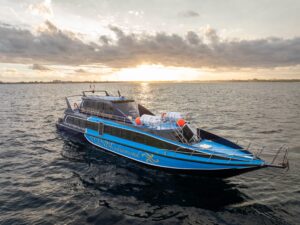 Sgening Diamond Fast boat